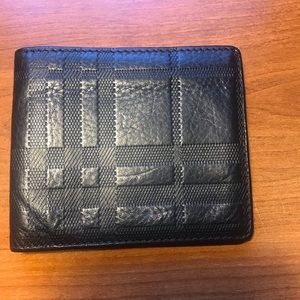 Authentic men’s Burberry biofold wallet!